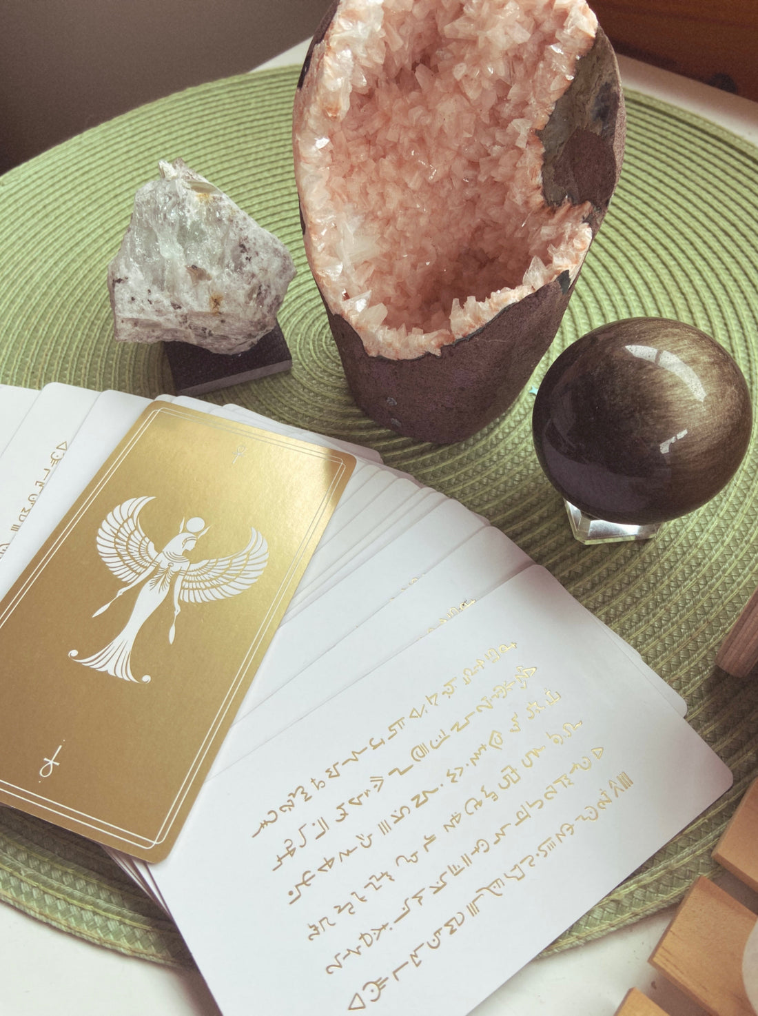 What Is an Oracle Card Reading — And Is It Actually Useful?