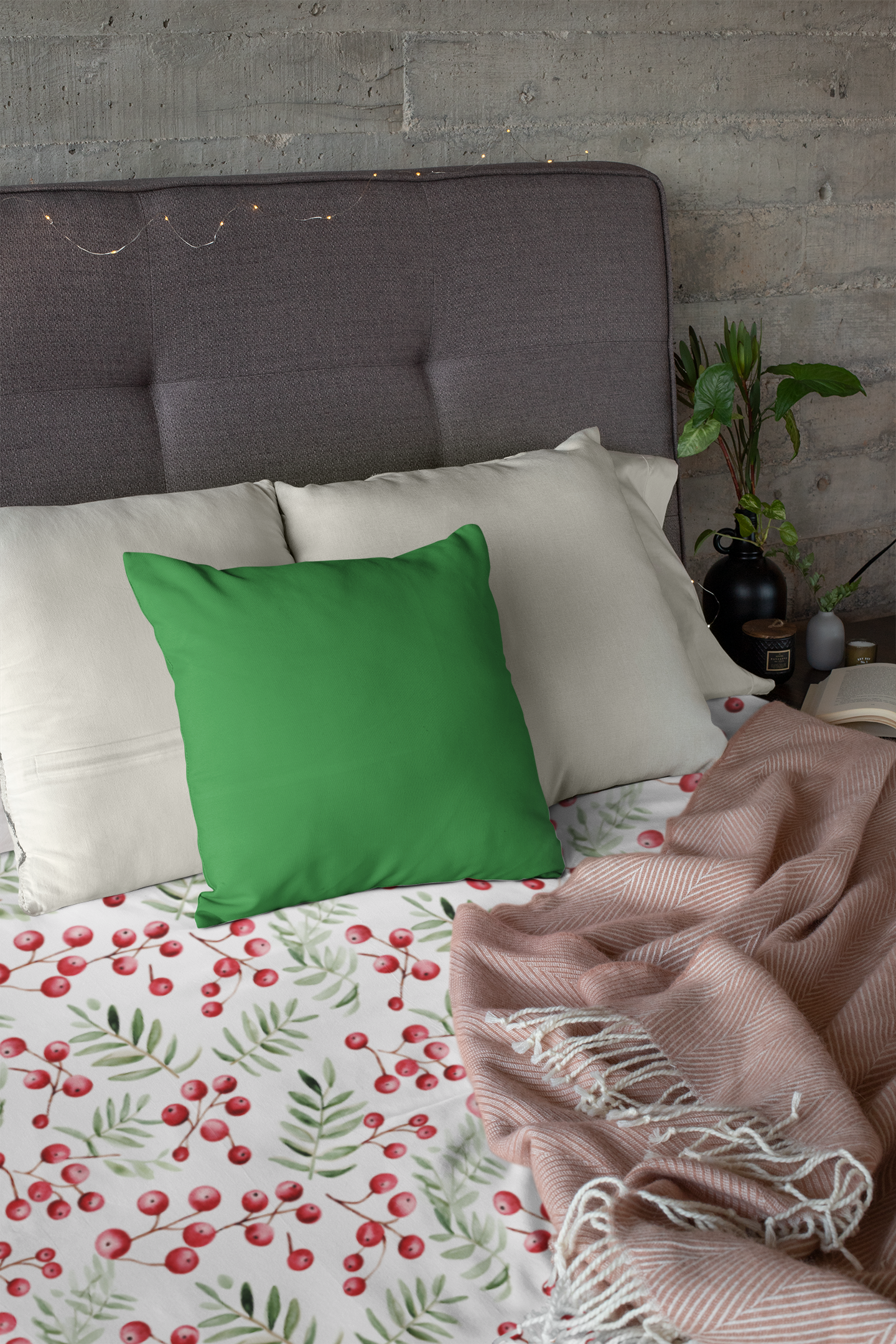 Christmas 5 Piece Red & Green Holly Duvet Pillowcase Set (Twin, Queen, King)