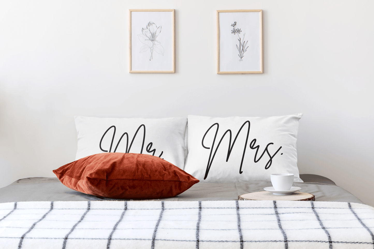 Couple Pillowcases Newlywed Gift Set, Mr. and Mrs. Matching Bed Set of 2 Pillowcases, His and Hers Housewarming Wedding Bridal Shower Gift