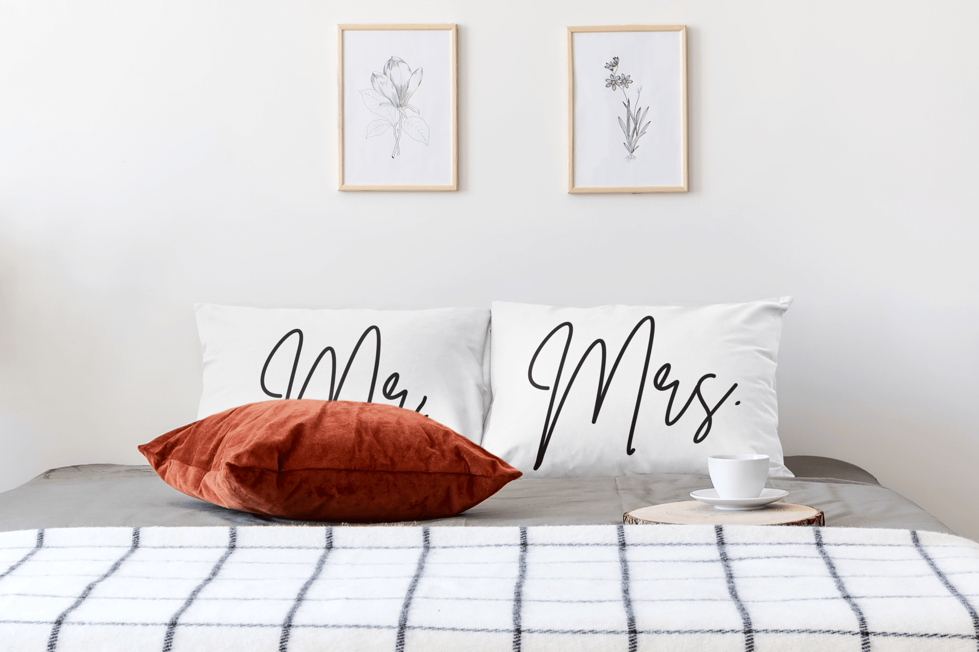 Couple Pillowcases Newlywed Gift Set, Mr. and Mrs. Matching Bed Set of 2 Pillowcases, His and Hers Housewarming Wedding Bridal Shower Gift